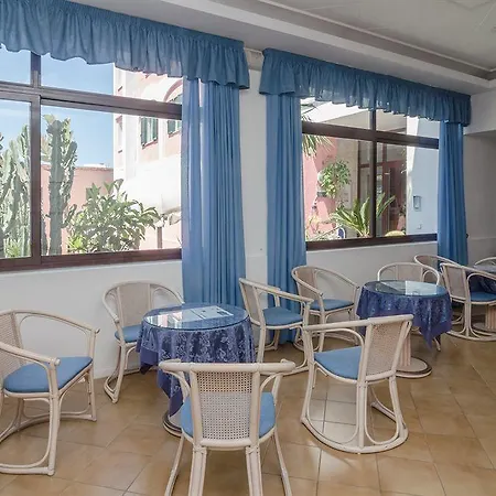 Flora Wellness & Beauty Hotel 3*