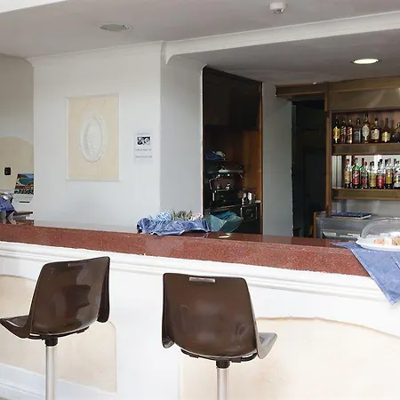 Flora Wellness & Beauty 3*