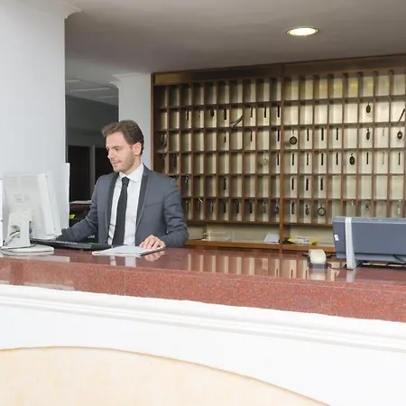 Flora Wellness & Beauty Hotel 3*