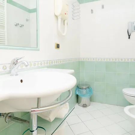 Hotel Flora Wellness & Beauty 3*