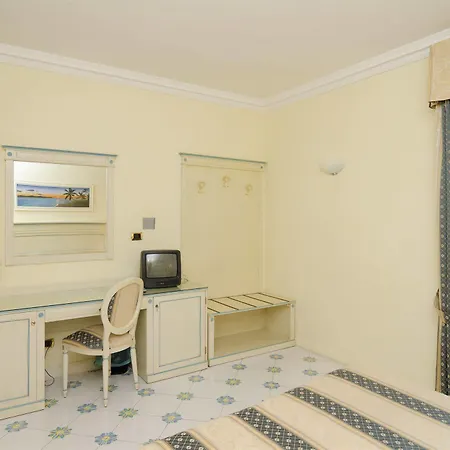 Hotel Flora Wellness & Beauty 3*