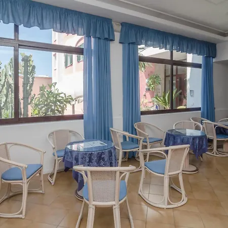 Flora Wellness & Beauty Hotel 3*