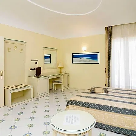 Flora Wellness & Beauty Hotel