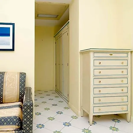 Flora Wellness & Beauty 3* Ísquia