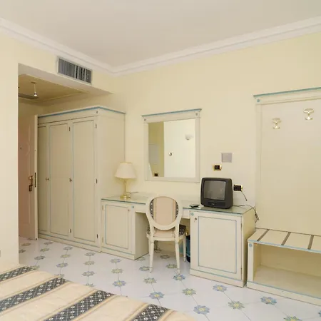 Flora Wellness & Beauty Hotel